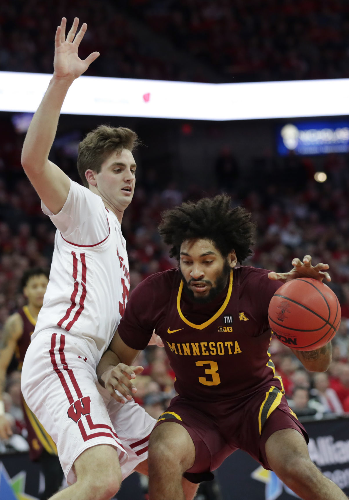 Golden Gophers 59, Badgers 52